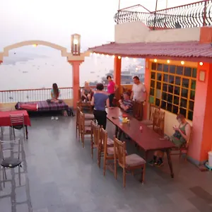 puja-guest-house.hotels-varanasi.com/